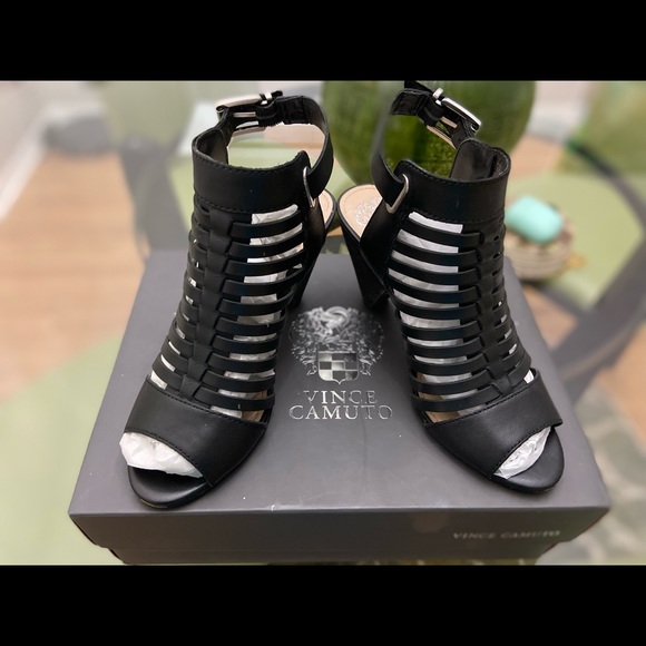 Vince Camuto 7.5 strappy sandal - Picture 1 of 6